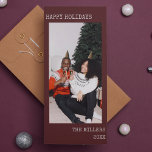 Tarjeta Festiva Navidades Typewriter Textos Maroon Foto Minimalist<br><div class="desc">Envíe sus saludos de vacaciones con estilo con esta minimalista máquina de escribir Navidades de texto maroon tarjeta de foto de vacaciones! Personalizable completo, puedes cambiar los elementos para que encajen perfectamente con tu visión. ・ ¿Buscando algo un poco diferente? Envíenos un mensaje o un correo electrónico a stuffbystuff.shop@gmail.com para...</div>