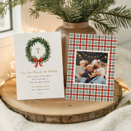 Tarjeta Festiva New Home for the Holidays Wreath Monogram