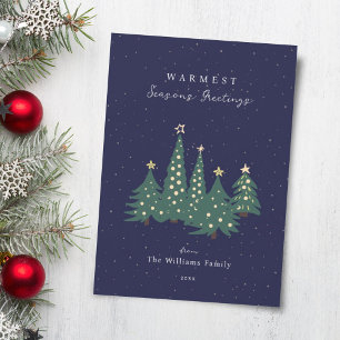 Tarjeta Festiva Noche nevada en árboles de navidad: saludos de tem