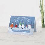 Tarjeta Festiva Nombre de familia de Snowman, navidades de patinaj<br><div class="desc">Esta tarjeta de Navidades moderna incluye un grupo de hombres de nieve patinando con pinos al fondo. Personaliza con tu apellido. Adentro hay un saludo y tu firma al personalizar. Diseñado por la artista de renombre mundial ©Tim Coffey.</div>