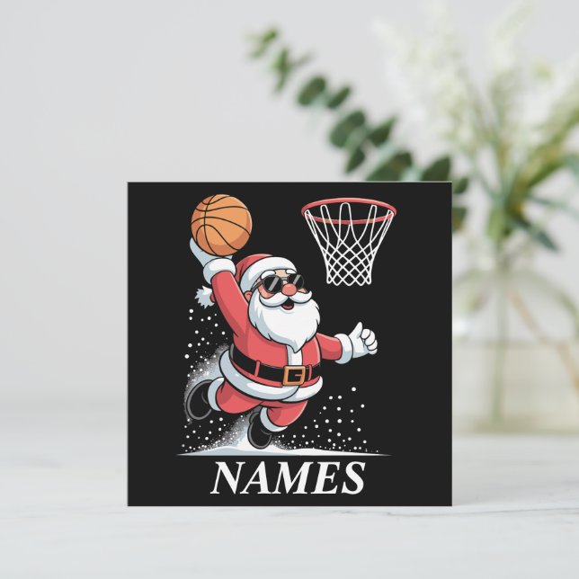 Tarjeta Festiva Nombre Personalizado Xmas Santa Lanzando Baloncest (Anverso de pie)