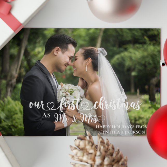 Tarjeta Festiva Nuestra primera Navidad, Sr. y Sra. Hand Lettered  (Subido por el creador)