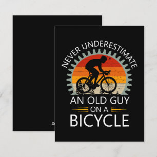 Tarjeta Festiva Nunca Subestimes a un Viejo Tipo en una Bicicleta