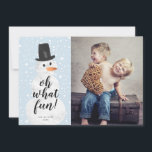 Tarjeta Festiva Oh Qué Divertido Snowman Snowman foto de feriado d<br><div class="desc">Esparza alegría este año con una fantástica y única tarjeta de fotos de vacaciones que dice "oh qué divertido" en un tipo de letra de estilo caligráfico y un hombre de nieve de color acuático pintado a mano con un fondo nevado. Viene con un patrón de coincidencia en la parte...</div>