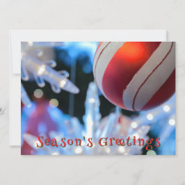 Tarjeta Festiva Ornamento navideño rojo y luz blanca