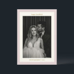 Tarjeta Festiva Pareja Boda minimalista Rosa Dos Foto Hanukkah<br><div class="desc">Celebra Hanukkah con esta elegante tarjeta de vacaciones minimalista rosa, diseñada para mostrar dos de tus fotos favoritas de tu boda o pareja. El diseño limpio y moderno y los suaves tonos rosas aportan un toque sofisticado, ideal para los recién casados o las parejas que deseen compartir su amor y...</div>