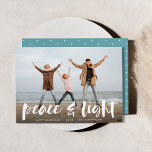 Tarjeta Festiva Paz y luz | Foto completa Hanukkah<br><div class="desc">Las modernas tarjetas de fotos de Hanukkah muestran tu imagen favorita con "Paz y luz" colocada en una tipografía de pincel con letras blancas,  con tus nombres y el año por debajo.</div>