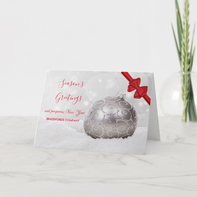 Tarjeta Festiva Pelota de Navidades blancos, sopa roja, saludo cor (Anverso)