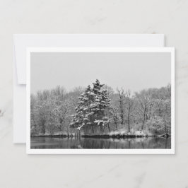 Tarjeta Festiva Personaliza Winter Evergreen en Blanco y Negro
