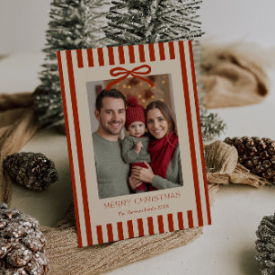 Tarjeta Festiva Personalizable de Rayas Rojas Bow