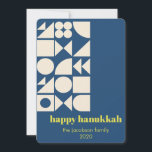 Tarjeta Festiva Personalizado Hanukkah Blue Geometric Moderno Únic<br><div class="desc">Celebre el Festival de las Luces con esta hermosa tarjeta Hanukkah con un moderno patrón geométrico en crema y azul marino. Perfecto para compartir cálidos deseos con la familia y los amigos, este diseño combina elegancia atemporal con un estilo fresco y minimalista. Personalizable con el nombre y el año de...</div>