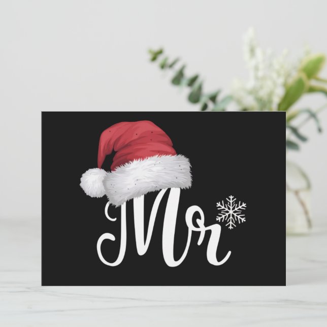 Tarjeta Festiva Pijamas Navideñas a juego para parejas Mr Claus Sa (Anverso de pie)