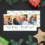 Tarjeta Festiva Pineneedle Merry y Collage de fotos moderno brilla<br><div class="desc">Con hojas de aguja de pino pintadas,  guión de broche y 3 collage de fotos.</div>