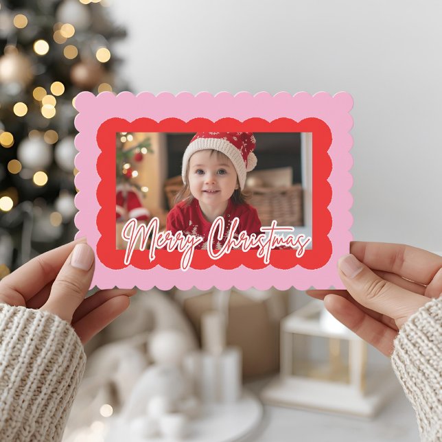 Tarjeta Festiva Pink Scallop Photo Christmas | Modern Merry  (Subido por el creador)