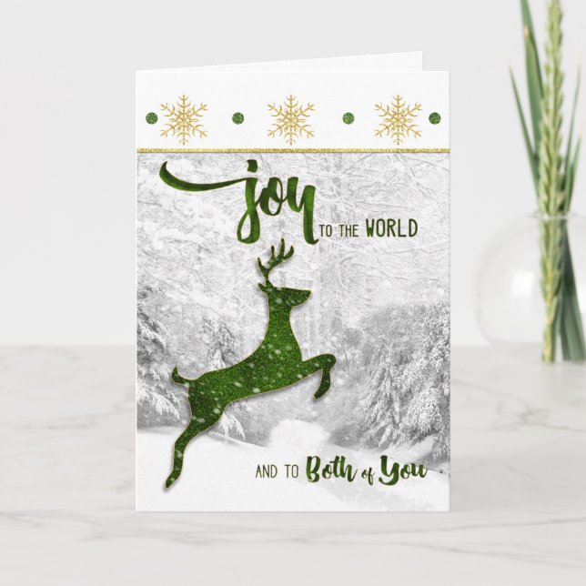 Tarjeta Festiva por la alegría de Navidades de pareja al ciervo ve (Anverso)