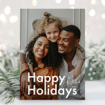 Tarjeta Festiva Presupuesto Simple Moderno Negrita Tipo Dos Foto<br><div class="desc">Budget Simple Modern Bold Type Two Photo Holiday Card incluye una foto completa de la sangría en la parte delantera, junto con otra foto en la parte trasera y en la habitación para su mensaje más largo. Esta tarjeta se presenta en un tamaño más pequeño y en un papel asequible....</div>