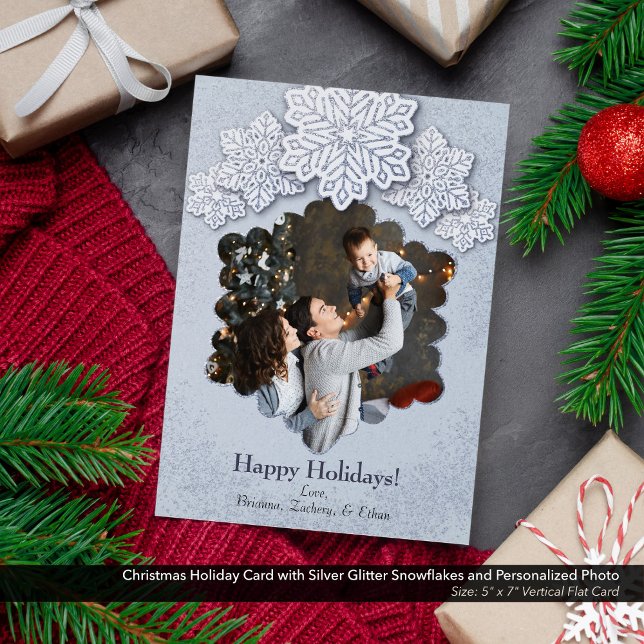 Tarjeta Festiva Purpurina de Plata navidades Foto de Snowflake (Christmas Holiday Card with Silver Glitter Snowflakes and Personalized Photo-5"x7" Flat Card)