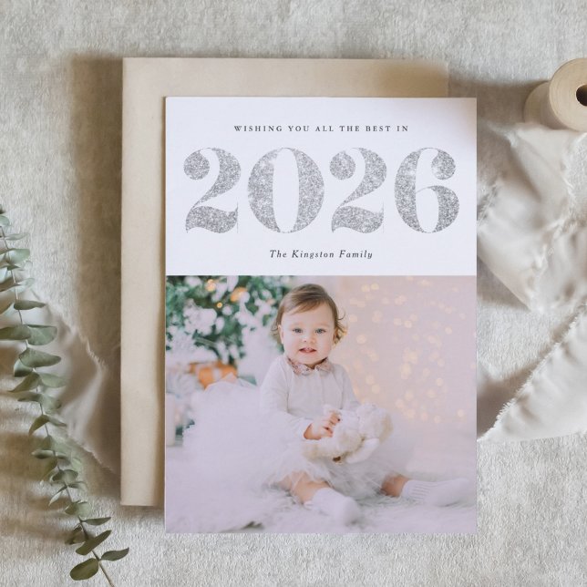 Tarjeta Festiva Purpurina plateado de moda 2022 Feliz foto de Año  (Customizable photo 2026 Happy New Year card featuring festive faux silver glitter.)