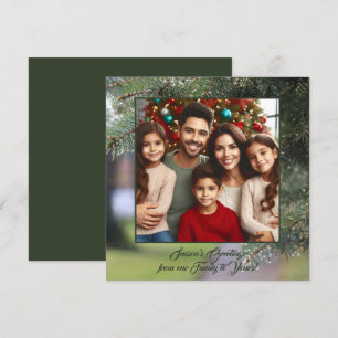 Tarjeta Festiva Ramas de árbol perenne elegantes foto verde oscuro