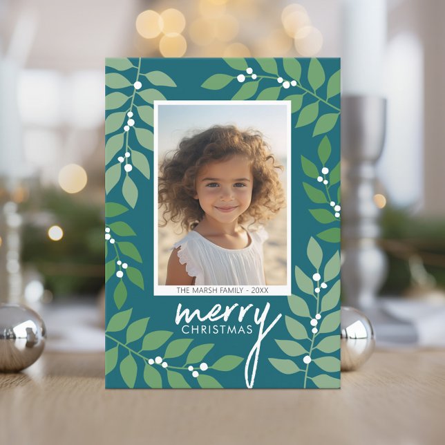 Tarjeta Festiva Ramas modernas de berries eucalipto - foto verde a (A festive botanical holiday card with 1 photo and a rustic modern font for the greeting)