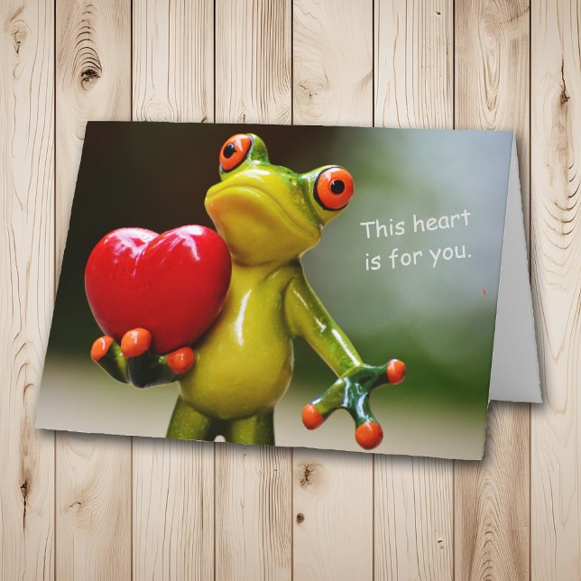 Tarjeta Festiva Rana Cute sosteniendo el corazón rojo Valentine (Subido por el creador)