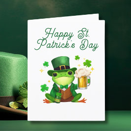Tarjeta Festiva Rana feliz del día de San Patricio con cerveza
