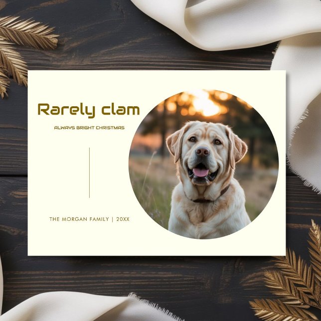 Tarjeta Festiva Rarely Christmas Sitting Dog Photo | Minimal card (Subido por el creador)