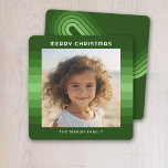 Tarjeta Festiva Rayas retro - Navidades verdes - Foto simple<br><div class="desc">Tonos de rayas verdes con un saludo sencillo y la firma familiar. Agregue su selfie o instantánea de familia favorita. Use una foto cuadrada para crear este saludo de vacaciones único y personal. Un arco de banda retro curvado y limpio en la parte posterior - Si necesita ajustar las imágenes,...</div>