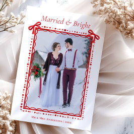 Tarjeta Festiva Red Married & Bright First Christmas Couple