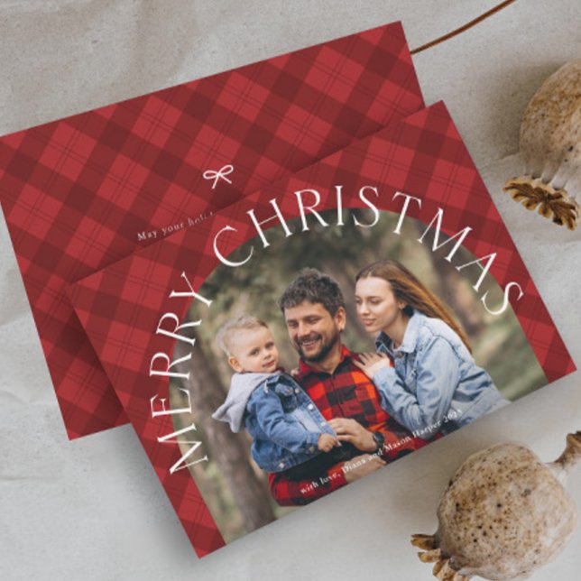 Tarjeta Festiva Red Plaid Boho Arch Merry Christmas Photo  (Rustic red plaid arch photo Christmas holiday cards.)