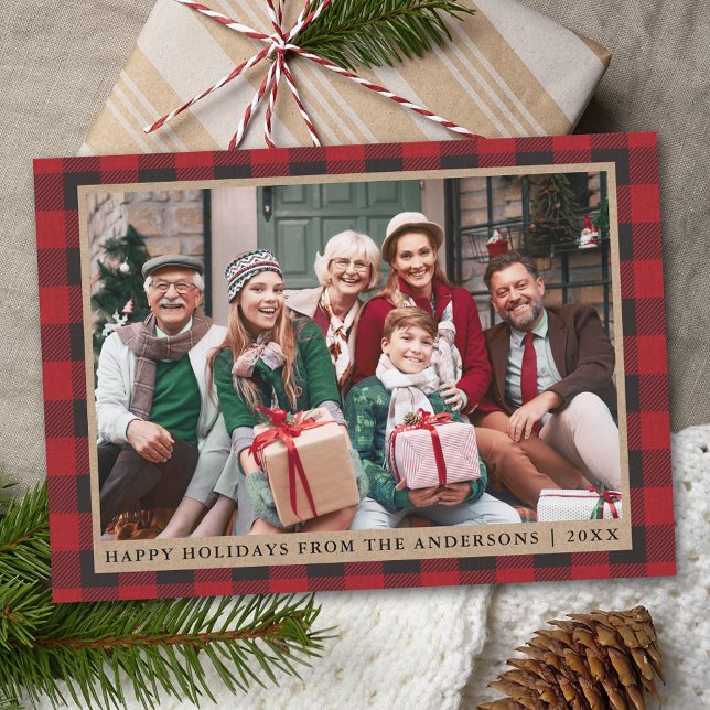Tarjeta Festiva Red Plaid Happy Holidays Kraft Family Photo (Customize text size or text style.)