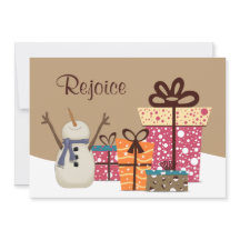 Regocijarse - Un hombre de nieve con regalos Navid