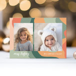 Tarjeta Festiva Resumen de línea orgánica Arte - 2 Foto de Jade Co<br><div class="desc">Una línea de arte orgánico abstracta con colores verdes y corales. El diseño moderno resalta tus fotos favoritas para la temporada de Navidades. La parte frontal también incluye una fuente caligráfica para el saludo y un sencillo patrón de arte abstracto en la parte posterior. Si necesita mover algo, haga clic...</div>