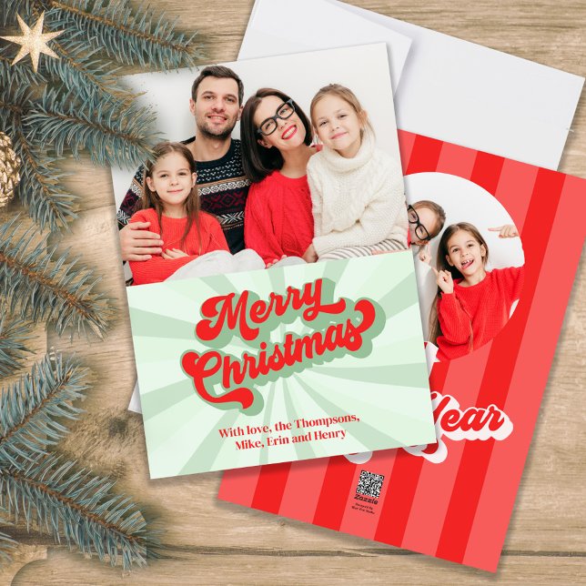 Tarjeta Festiva Retro Rojo y Verde Fotos navideñas (Red and Green Merry Christmas Retro Vintage Holiday photo greeting card.)