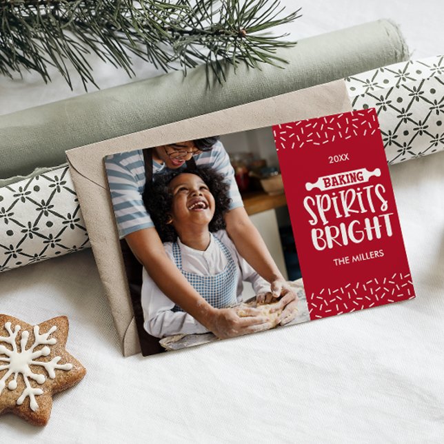 Tarjeta Festiva Roja | Navidades que hornean la foto brillante de  (BAKING SPIRIT BRIGHT PHOTO CARD CONFETTI SEND DIGITAL GREETING CARDS, MAKE BUISCUITS CHRISTMAS )