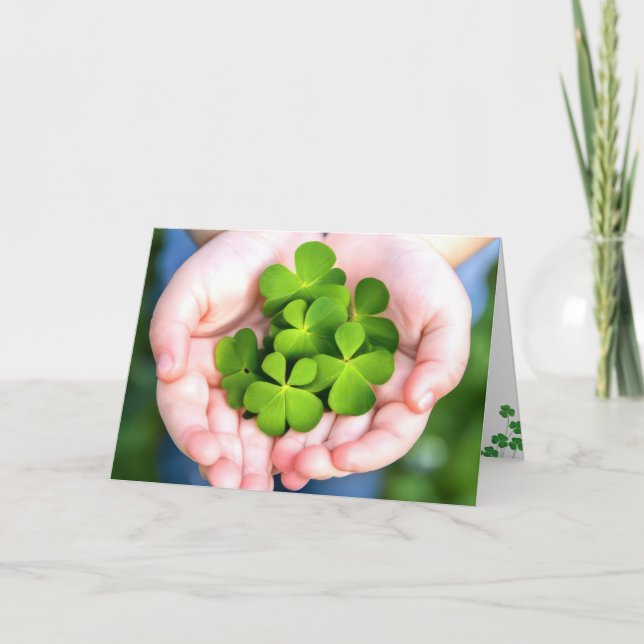 Tarjeta Festiva Ropa de cuatro hojas de San Patricio (Anverso)