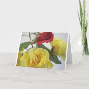 Tarjeta Festiva Rosas amarillas y rojas