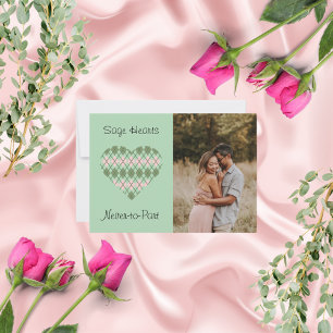 Tarjeta Festiva Sage Hearts Sage y Pink Argyle Photo Valentine