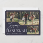 Tarjeta Festiva Saludo festivo | Joyous Hanukkah 3 Foto<br><div class="desc">Nuestro elegante y festivo diseño de tarjetas Hanukkah es la manera perfecta de mostrar tres de tus fotos familiares favoritas. El diseño horizontal o paisajístico presenta "Joyous Hanukkah" en tipografía blanca y escritura con letras a mano,  con el nombre de tu familia bajo un fondo azul medianoche.</div>