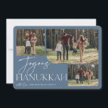 Tarjeta Festiva Saludo festivo | Joyous Hanukkah 3 Foto<br><div class="desc">Nuestro elegante y festivo diseño de tarjetas Hanukkah es la manera perfecta de mostrar tres de tus fotos familiares favoritas. El diseño horizontal o orientado al paisaje presenta "Joyous Hanukkah" en tipografía blanca y escritura con letras a mano, con el nombre de tu familia bajo un polvoriento fondo azul pizarra....</div>
