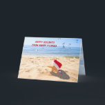 Tarjeta Festiva Santa Claus Starfish On Beach<br><div class="desc">Starfish en la arena de la playa usando un gorra de Santa Claus con gaviotas. Se puede cambiar el texto.</div>