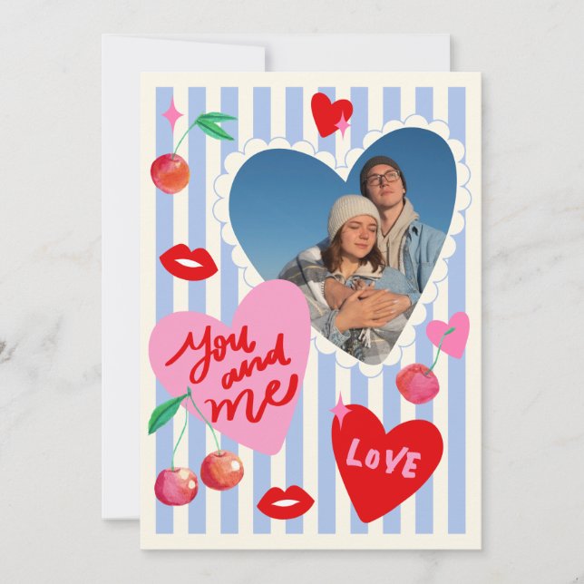 Tarjeta Festiva Scallop Photo Frame Hearts Cherries Initials Love (Anverso)