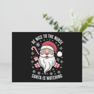 Tarjeta Festiva Sé Bueno Con La Enfermera Santa Está Observando La