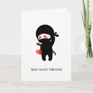 Tarjeta Festiva Secreto Valentine Ninja sosteniendo el corazón del