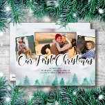 Tarjeta Festiva Selva Misty 3 - Mano de foto dejada en la primera<br><div class="desc">3 Tarjeta fotográfica de feriado, con letras a mano con Nuestra Primera Navidad - ideal para su primera navidad con recién nacido, nuevo hogar, nuevo mascota o recién casados. La plantilla de fotos está configurada para que añadas una foto horizontal y 2 fotos verticales, así como tu saludo personalizado. Este...</div>