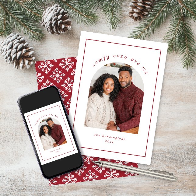 Tarjeta Festiva Sencilla y acogedora foto de festividad de copo de (Simple Cozy Red White Snowflake Holiday Photo Christmas Card)