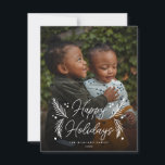 Tarjeta Festiva Sencilla y moderna Berry Full Photo<br><div class="desc">Completamente personalizable,  esta elegante tarjeta de vacaciones es sencilla y elegante. Presentando su foto con saludo en guión y acentos de follaje de invierno hechos a mano. Al revés aparece una segunda foto.</div>