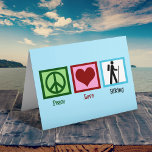 Tarjeta Festiva Senderismo de amor por la paz<br><div class="desc">Una señal de paz,  corazón y un excursionista. Me encanta hacer senderismo en las rutas y acampar. Un gran regalo para una persona al aire libre.</div>