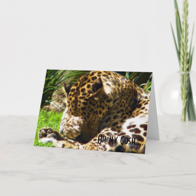 Tarjeta Festiva Shy Leopard Beled Greetings (Anverso)
