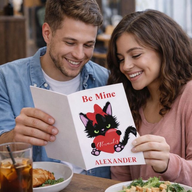 Tarjeta Festiva Sneaky Kitten White y Red Valentine Heart (Subido por el creador)